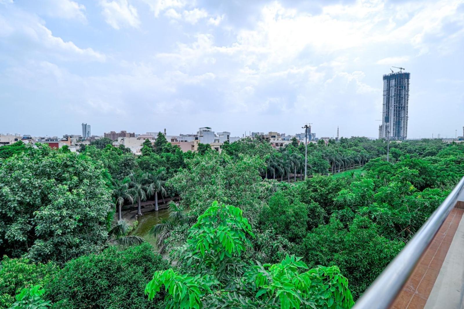 Apartamento Ahuja Residency Noida Exterior foto