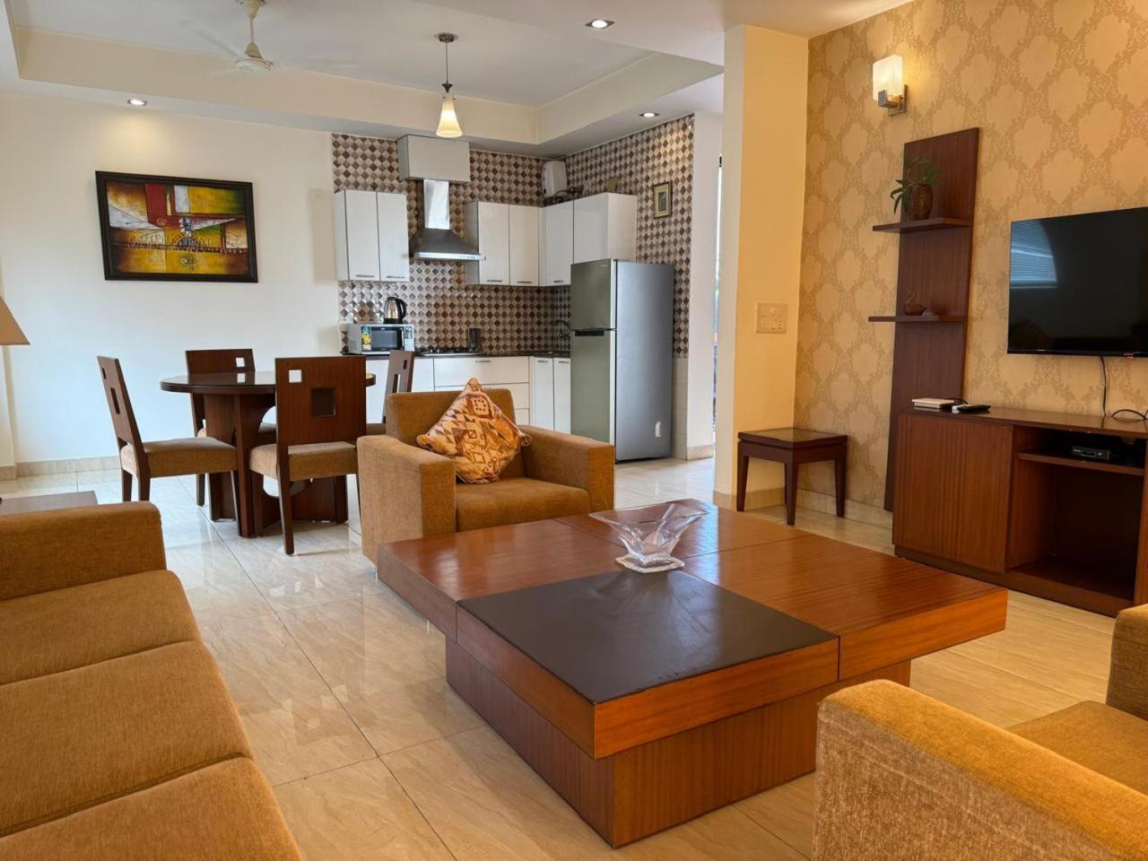 Apartamento Ahuja Residency Noida Exterior foto